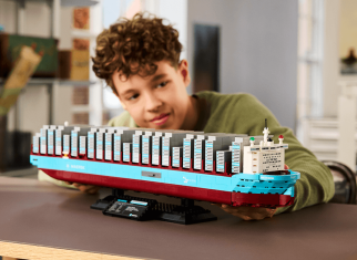 LEGO® Maersk Dual-Fuel Container Vessel (40955)