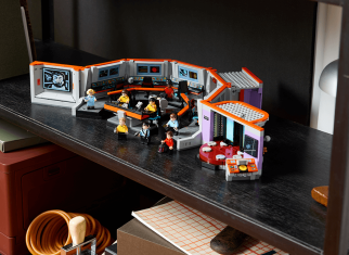 Il nuovo set LEGO® Star Trek U.S.S. Enterprise Bridge fa rivivere l'iconica plancia di comando