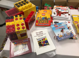 Bezoek onze exclusieve LEGO® merchandise hoek in de ToyPro winkel