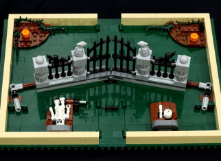 Build this Halloween extension for the LEGO® Pop-Up Book