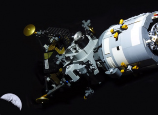 Build the Apollo 11 Command and Service Module with LEGO®