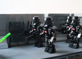 Rebuild this scene from Star Wars The Mandalorian with LEGO®