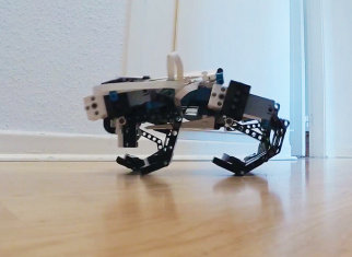 Watch the Moonwalking LEGO® Mindstorms Gelo
