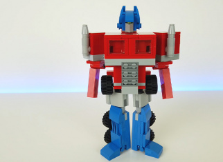 Build this new cool LEGO® Optimus Prime MOC now!