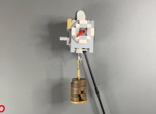 Build a working mini pendulum clock from LEGO® (with free instruction video)!