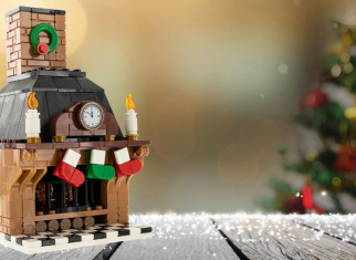 Build a LEGO® fireplace for Christmas