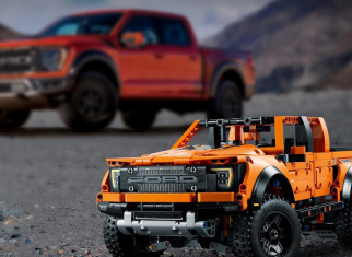 Motorise the LEGO® 42126 Ford F-150 Raptor and drive it from a distance!
