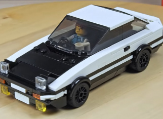 This is how you build an AE86 Trueno car with LEGO®!