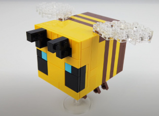 Build a LEGO® Minecraft bee