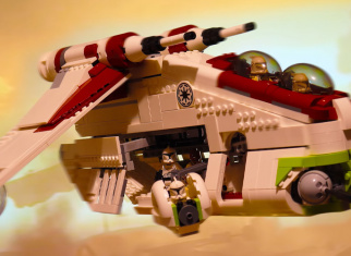 Build a LEGO® 75309 Republic Gunship alternate