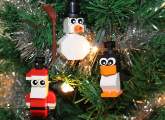 Build these fun Christmas Tree Pendants