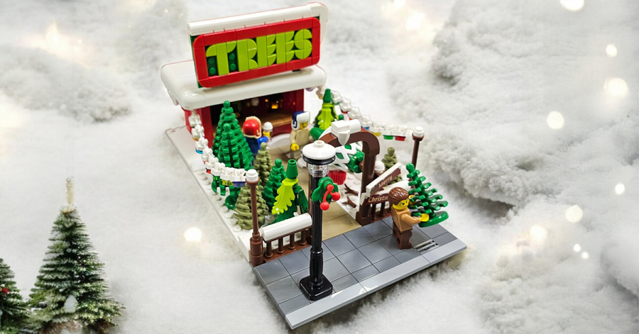 Christmas accessories and minifigures for a cosy Christmas village