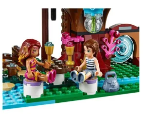 LEGO The Elves’ Treetop Hideaway