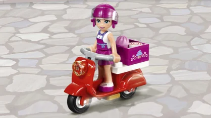 LEGO Heartlake Cupcake Café