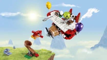 LEGO Piggy Plane Attack
