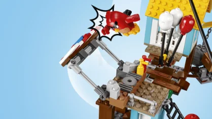 LEGO Pig City Teardown