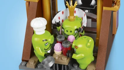 LEGO King Pig's Castle