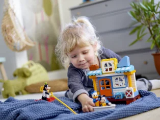 LEGO Mickey & Friends Beach House