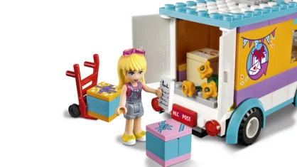 LEGO Heartlake Gift Delivery