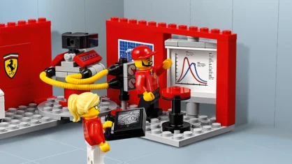 LEGO Ferrari FXX K & Development Center