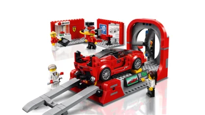 LEGO Ferrari FXX K & Development Center