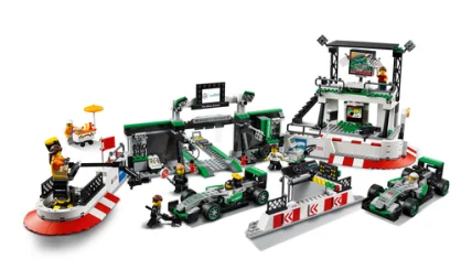 LEGO MERCEDES AMG PETRONAS Formula One™ Team