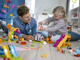 LEGO Fun Family Fair