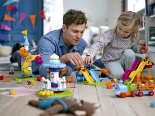 LEGO Fun Family Fair