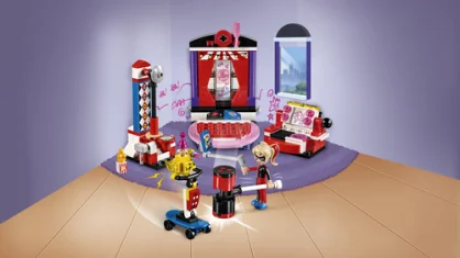 LEGO Harley Quinn™ Dorm