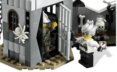 LEGO The Crazy Scientist & His Monster