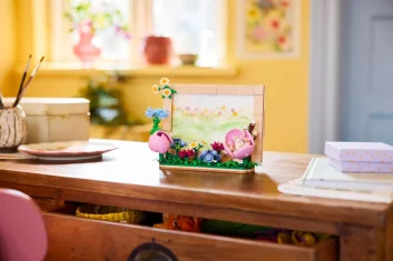 LEGO Floral Picture Frame