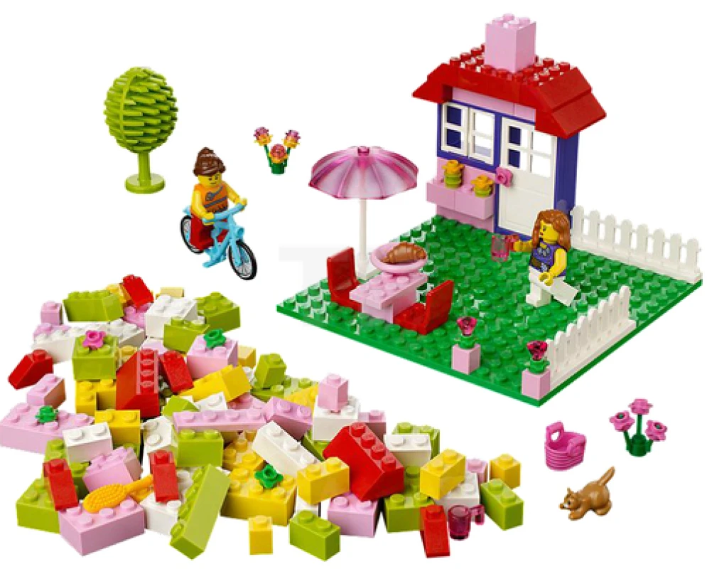 LEGO&reg; 10660 House Suitcase