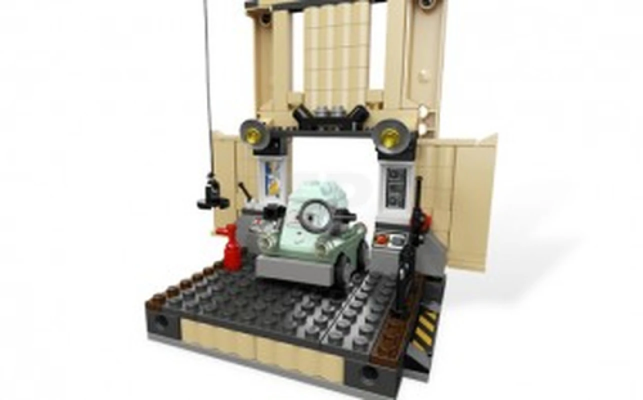 LEGO&reg; 8639 Big Bentley Bust Out
