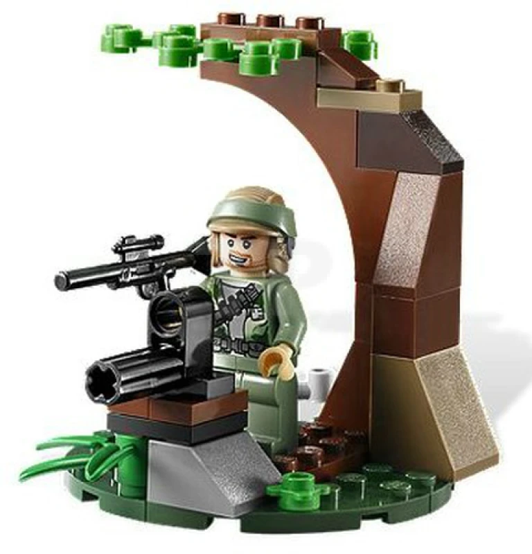 LEGO&reg; 9489 Endor Rebel Trooper & Imperial Trooper Battle Pack