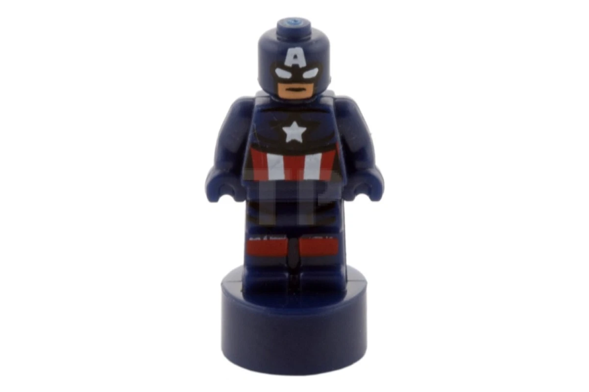 LEGO&reg; 90398pb002 Captain America Statuette