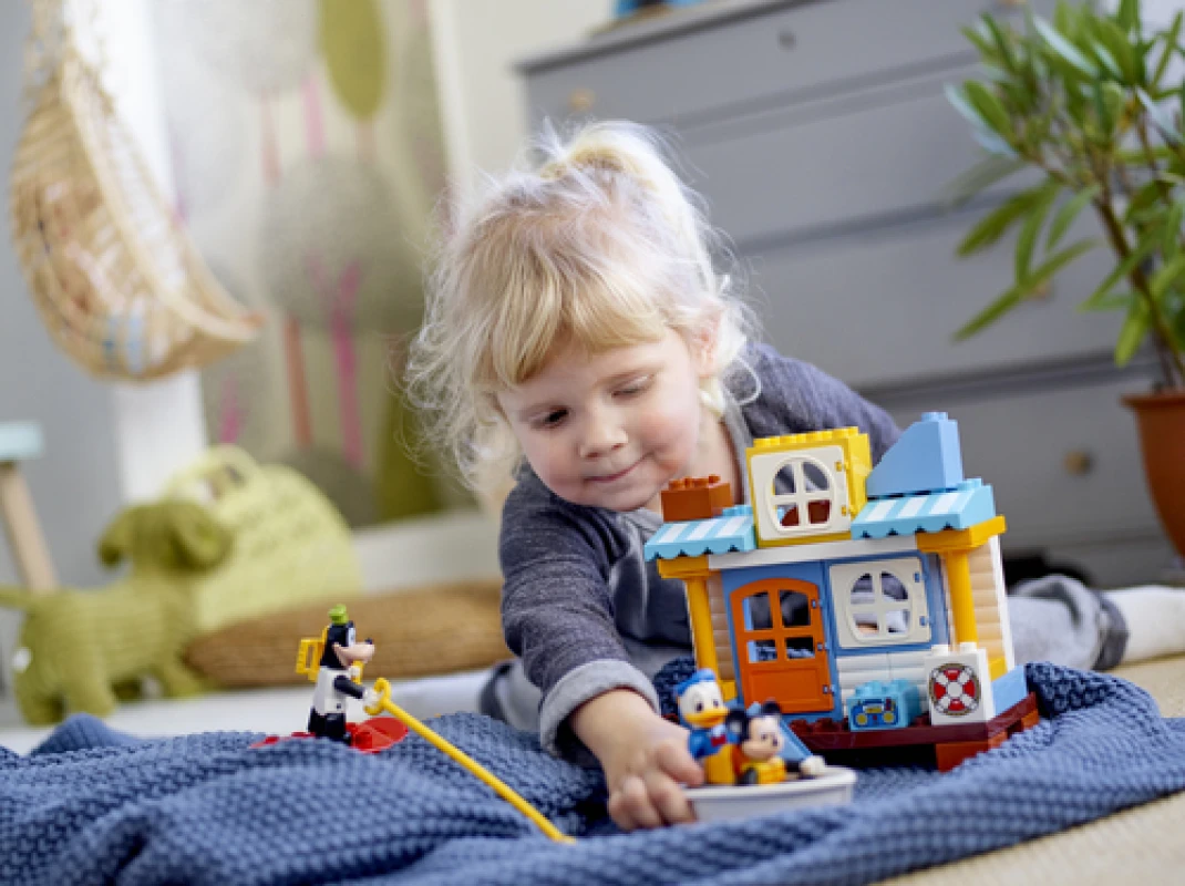 LEGO&reg; 10827 Mickey & Friends Beach House