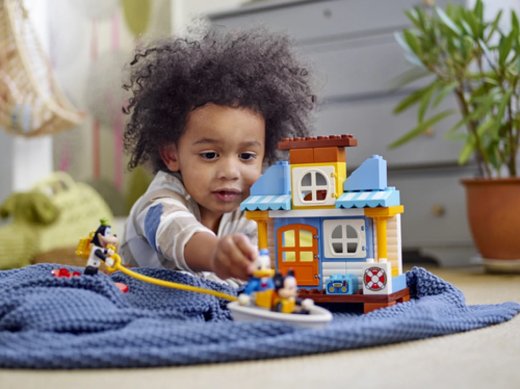 LEGO&reg; 10828 Doc McStuffins´ Pet Vet Care