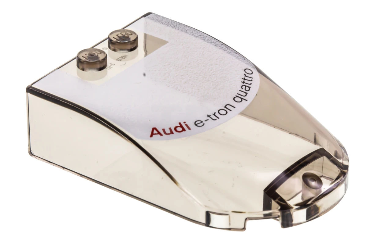 LEGO&reg; 6138954 - 18973pb03 - Parabrezza 6 x 4 x 1 curvo con scritta 