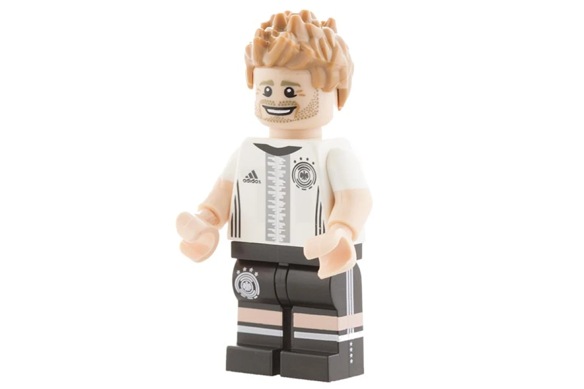 LEGO&reg; dfb005 Benedikt Höwedes - German Soccer Team (4)