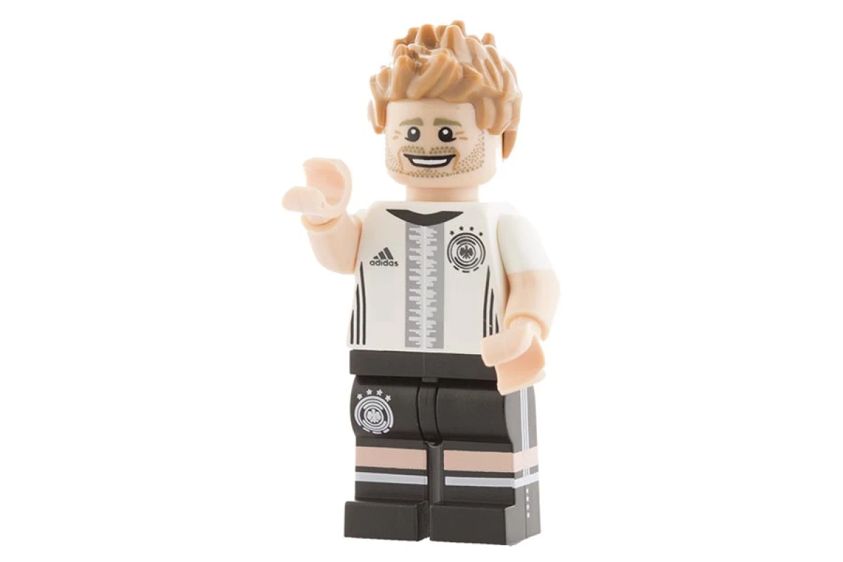 LEGO&reg; dfb005 Benedikt Höwedes - German Soccer Team (4)