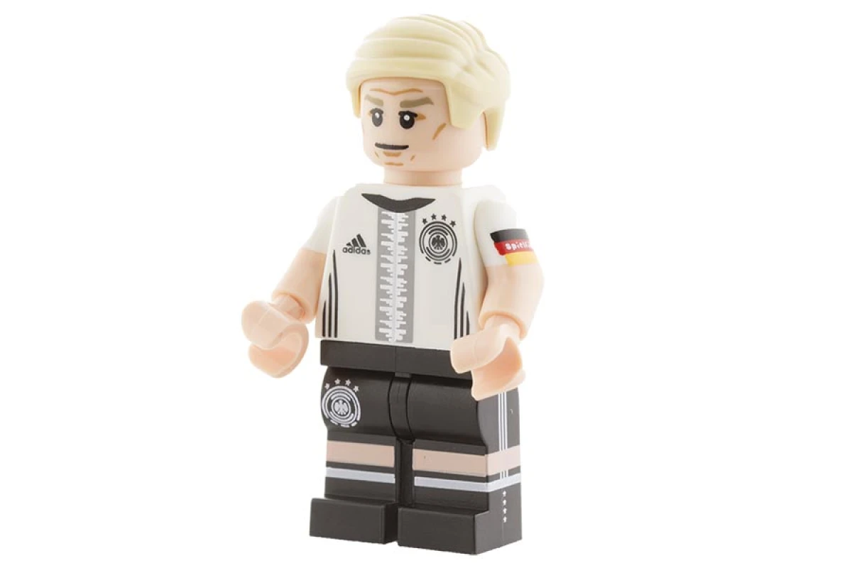 LEGO&reg; dfb007 Bastian Schweinsteiger - German Soccer Team (7)