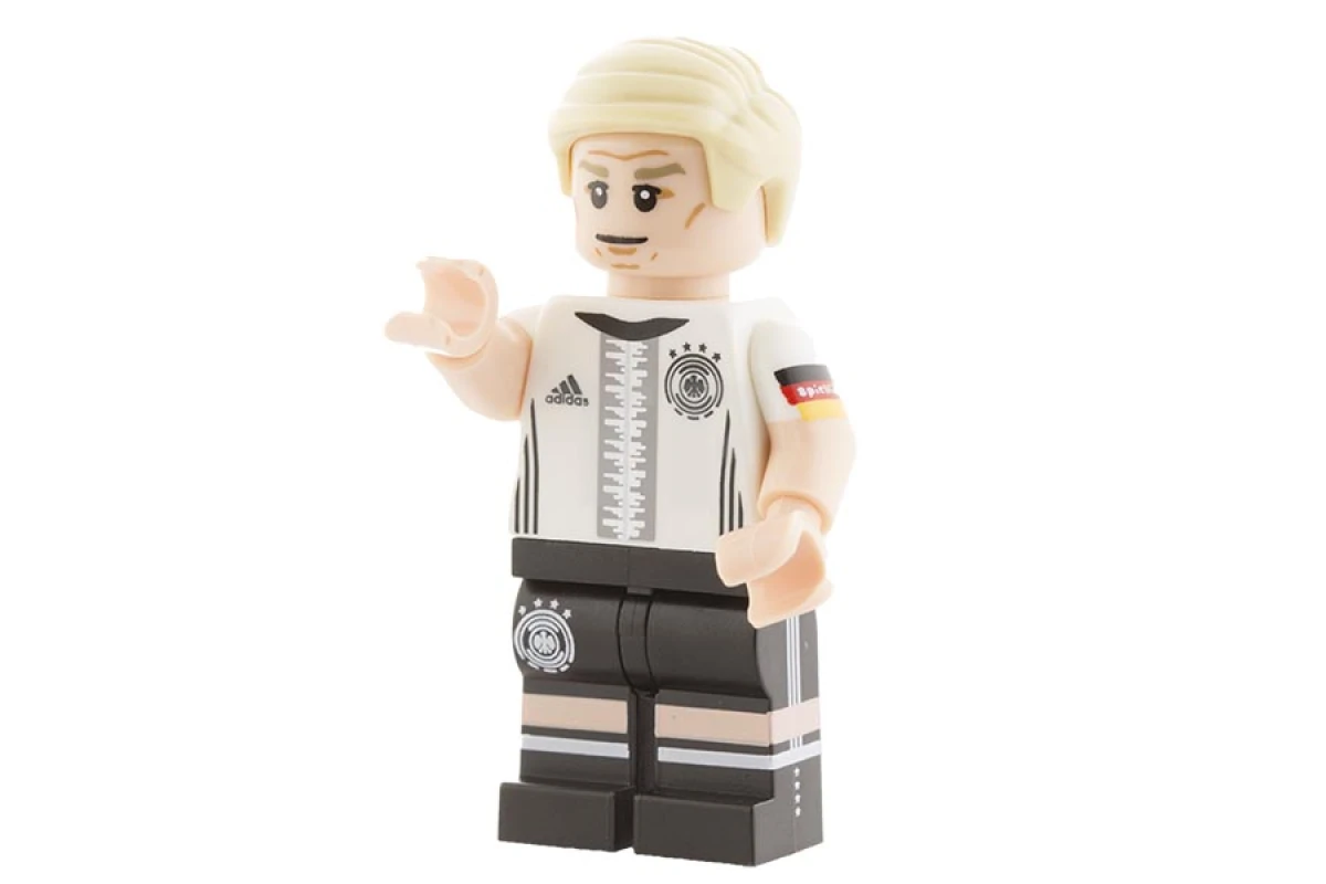 LEGO&reg; dfb007 Bastian Schweinsteiger - German Soccer Team (7)