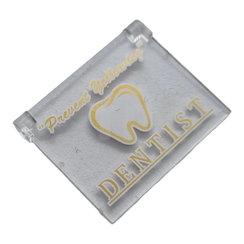 LEGO&reg; 6254138 - 60603pb007 - Glass 4 x 3 with 'DENTIST'