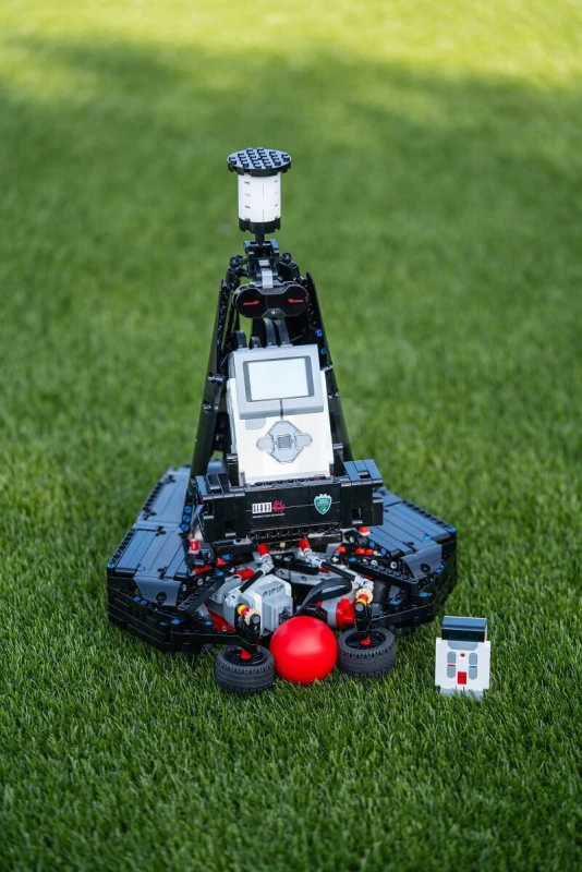 LEGO&reg;  Combi deal! Sioux and Tech United Soccer robot + Mindstorms EV3 Home Edition set