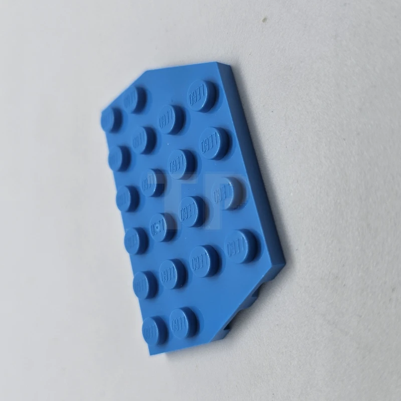 LEGO&reg; 6220712 - 32059 - Plate 4 x 6 Wedge - Cut Corners