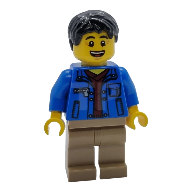 LEGO&reg; hol282 Homme, cheveux noirs, veste bleue, chemise rouge foncé, jambes bronzées.