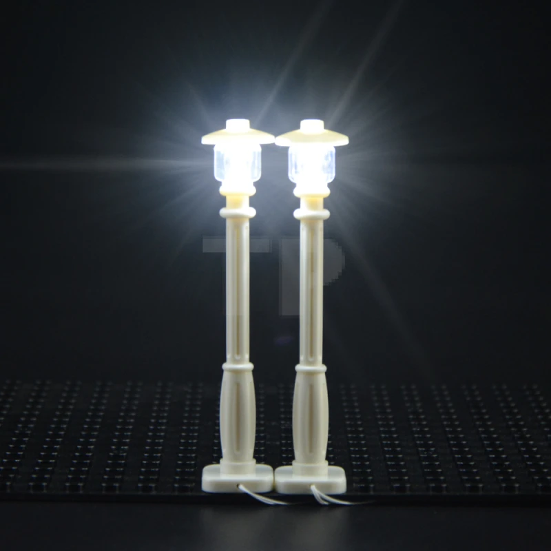 2 luci stradali con connettore USB (bianco brillante)