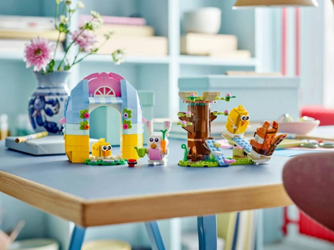 LEGO&reg; 40682 Spring Garden House