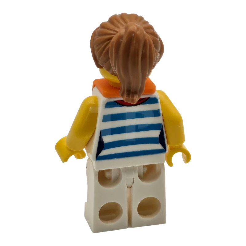 LEGO&reg; idea098 Marin - Femme, chemise rayée azur foncé et blanc avec écharpe rouge, jambes blanches, queue de cheval moyenne en nougat, gilet de sauvetage orange.