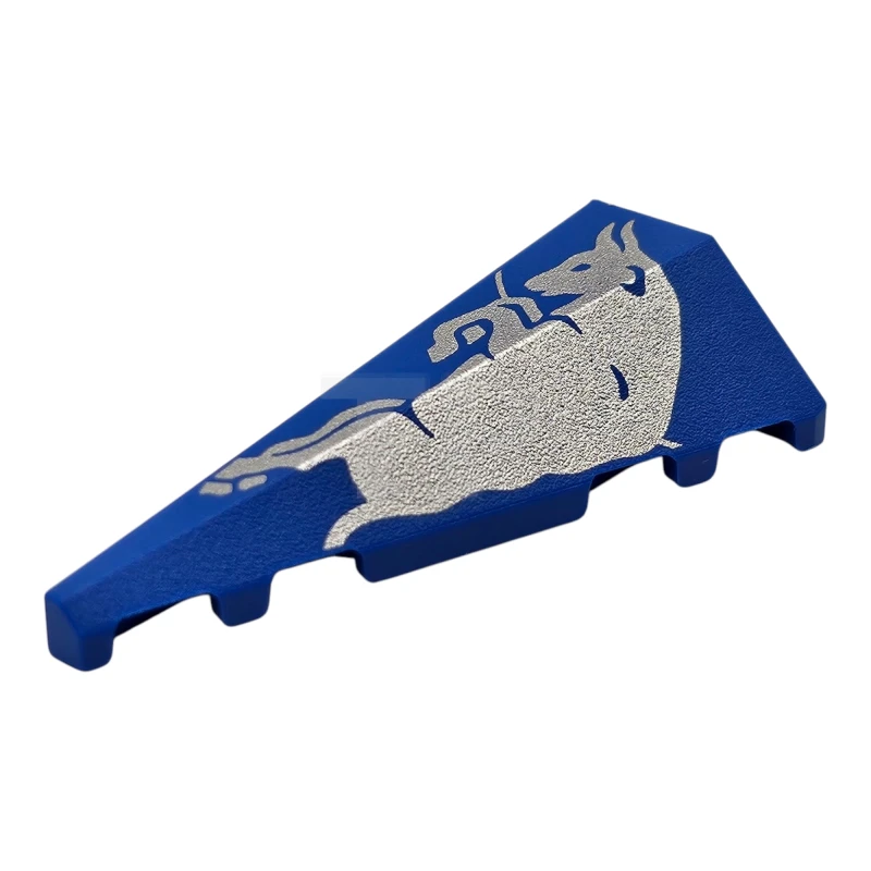 LEGO&reg; 6539958 - 3504pb03 - Cale 5 x 2 gauche avec motif de taureau argenté.